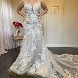 Allure wedding dress NEW